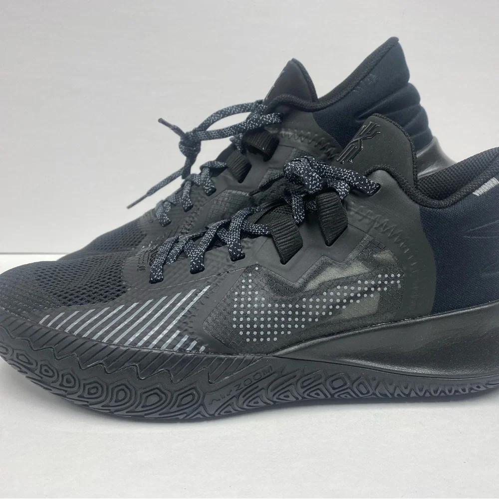 Kyrie Irving Sneakers Size 9.5 - Picture 5 of 7